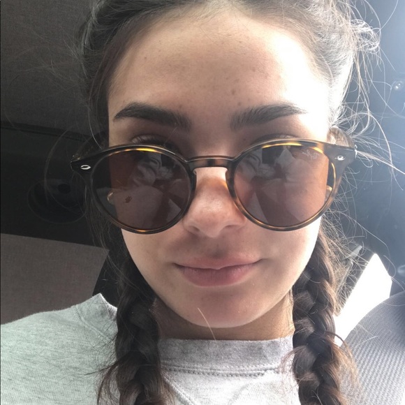 Ray-Ban round cat eye sunglasses - Picture 5 of 5